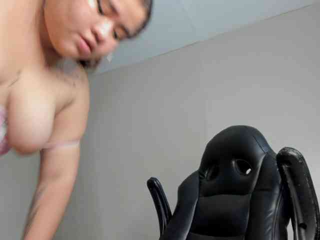 DannaKeys webcam