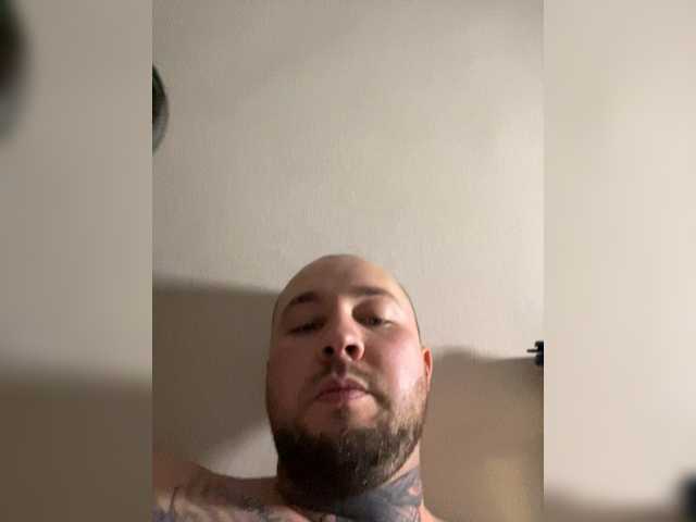  NoMoneyNoHoney chat room