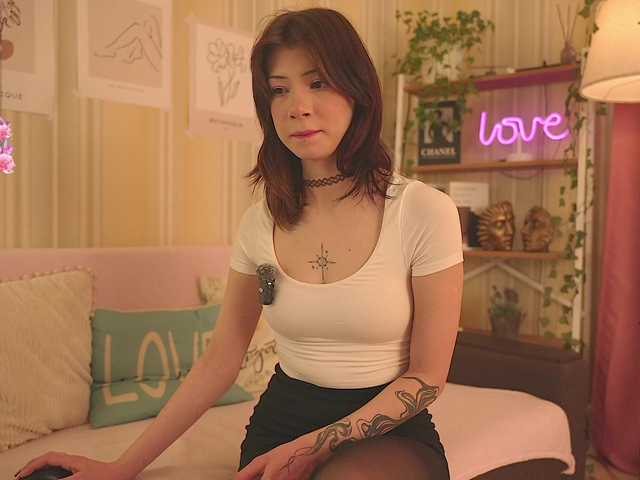 Winaria's BongaCams show and profile