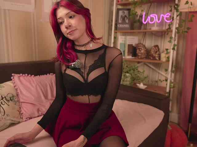 Winaria live female cam on bongacams