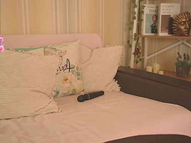 free nude cam Winaria