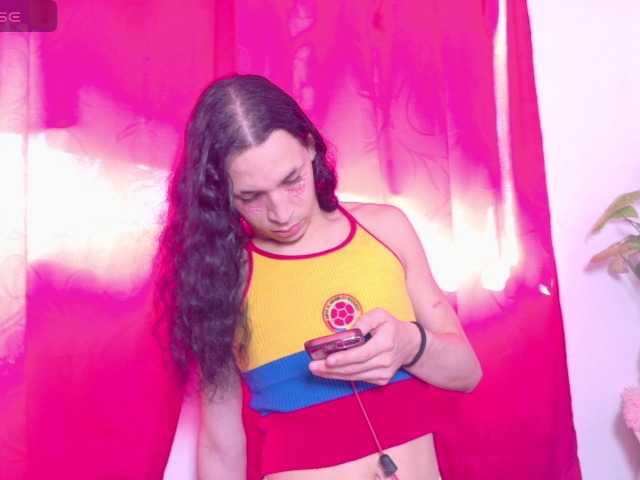 Pamelaat2200