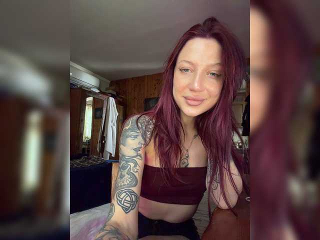 Alina666Mistress live cam on BongaCams