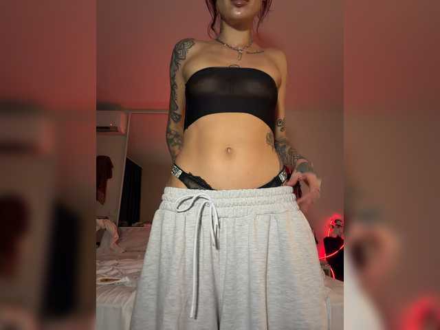 Alina666Mistress live cam on BongaCams