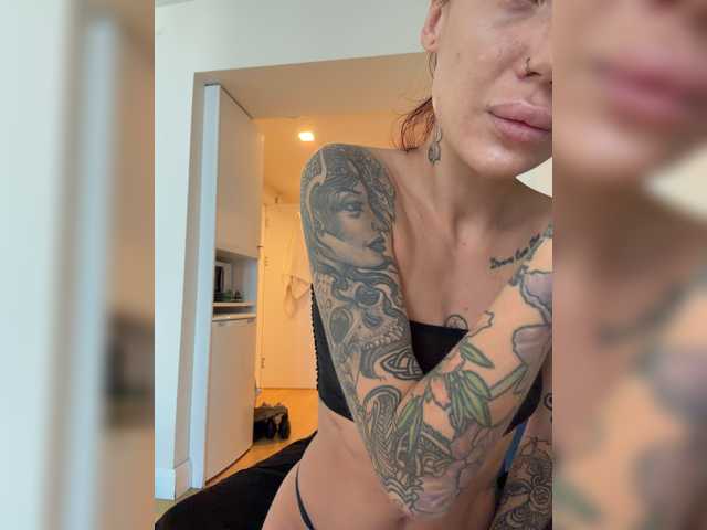 le modèle Alina666Mistress est en webcam porno dans un show sur le site bongacams, il possède les tags suivants: White/Caucasian,Redhead,Trimmed