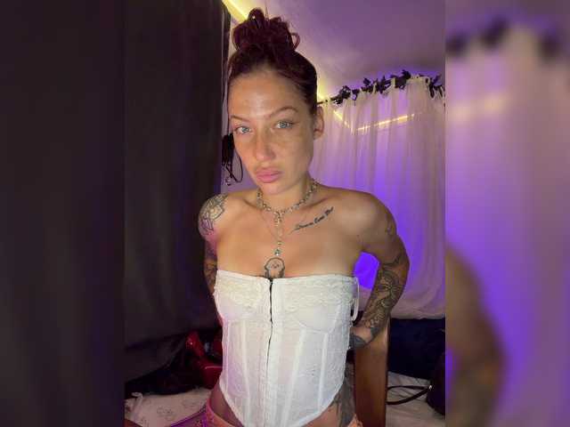 Alina666Mistress live cam on UnifiedCams