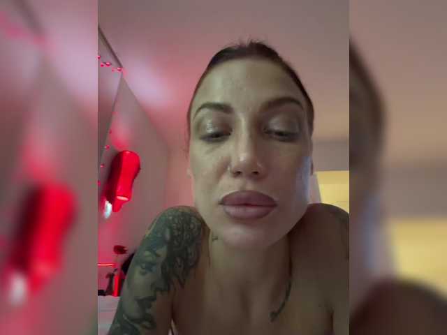 Alina666Mistress live cam preview