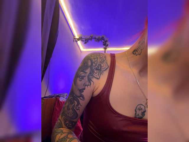 Alina666Mistress's BongaCams show and profile