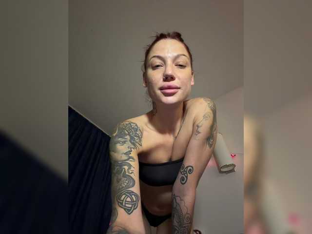 Alina666Mistress live cam on BongaCams