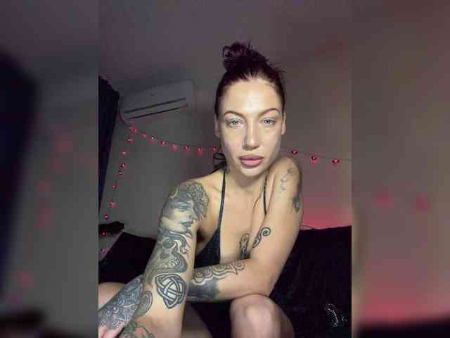 Alina666Mistress webcam