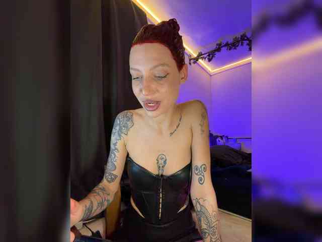 Alina666Mistress webcam