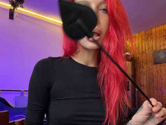 Alina666Mistress webcam