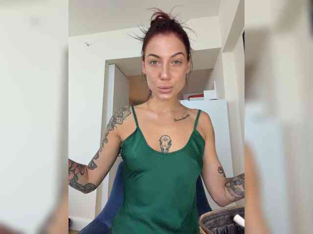 Alina666Mistress webcam