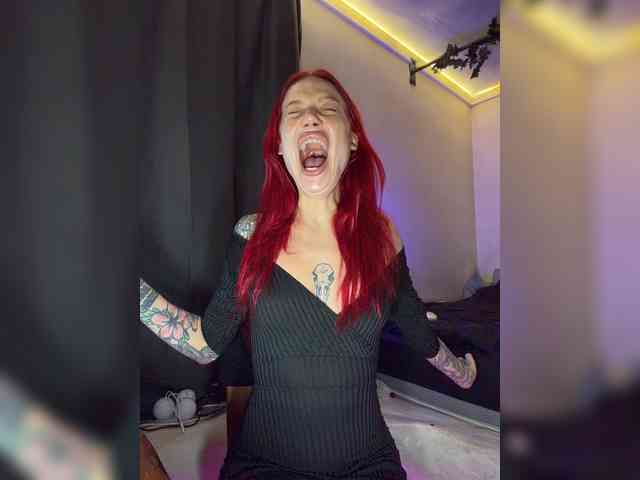 Alina666Mistress webcam