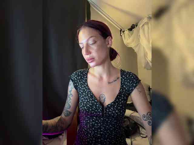 Alina666Mistress webcam