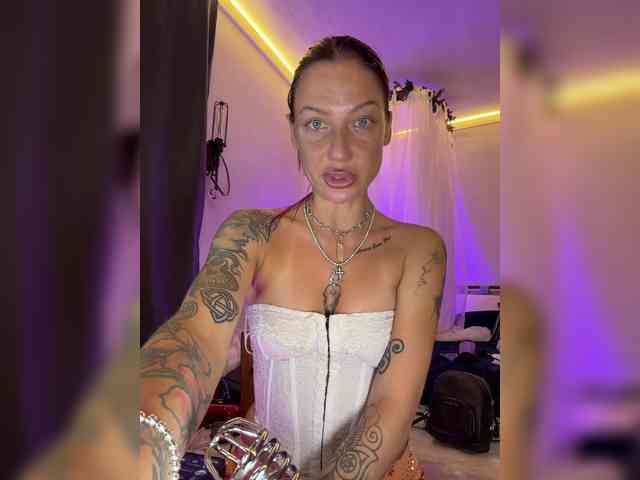 Alina666Mistress webcam
