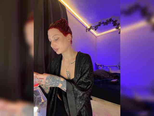 Alina666Mistress webcam