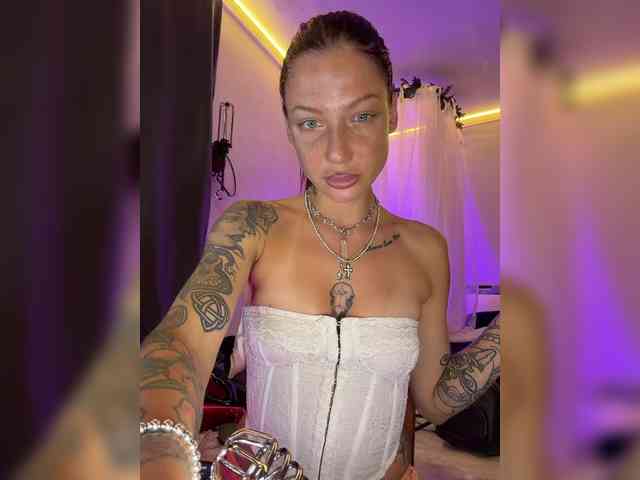 Alina666Mistress webcam
