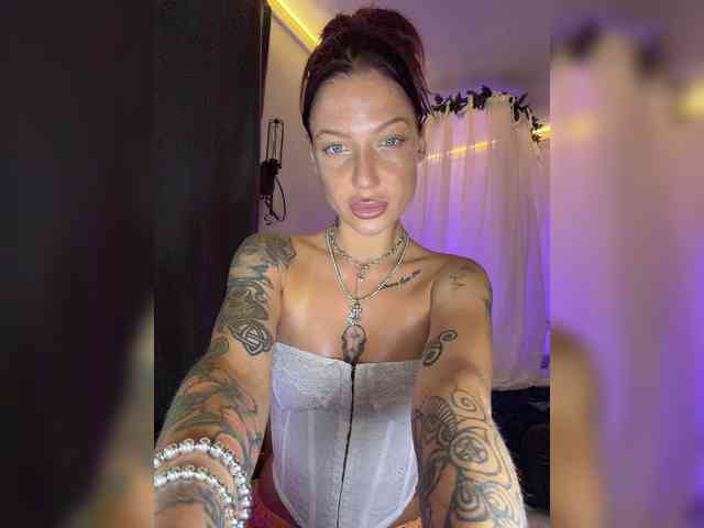 Alina666Mistress webcam