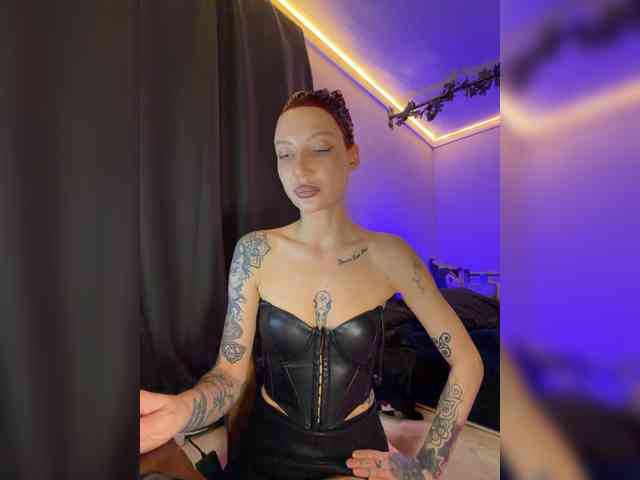 Alina666Mistress webcam