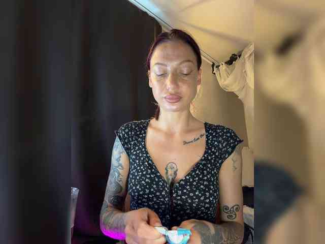 Alina666Mistress webcam