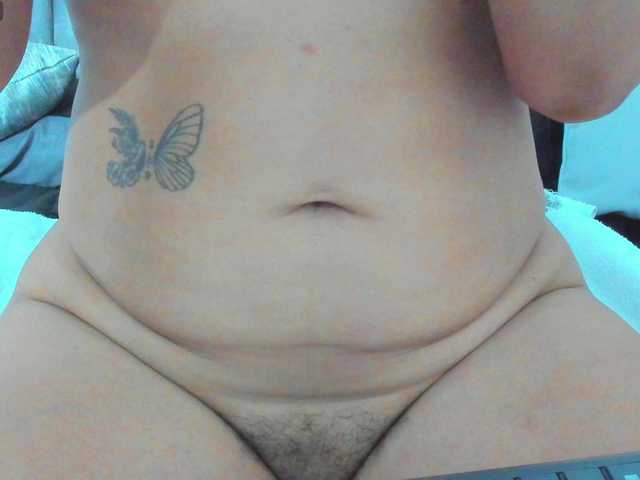 le modèle AlicyaOccean est en webcam porno dans un show sur le site bongacams, il possède les tags suivants: Latino/Hispanic,Brunette,Hairy