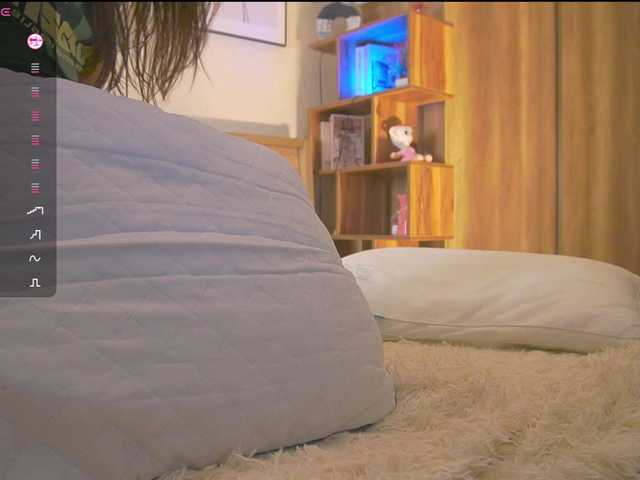 HollieDurand live cam on BongaCams
