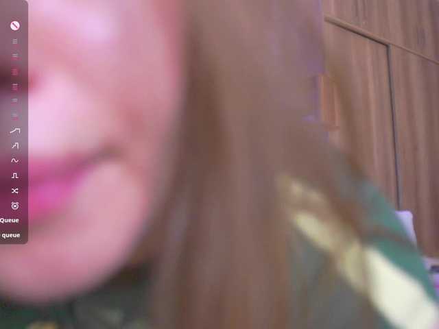 HollieDurand live cam on BongaCams