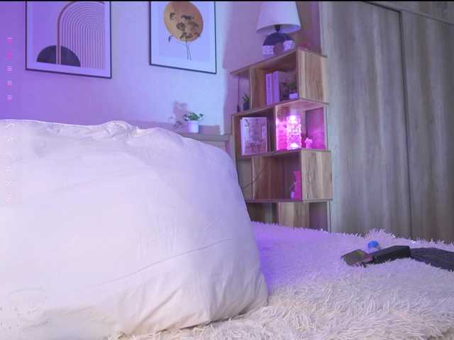HollieDurand live cam on BongaCams