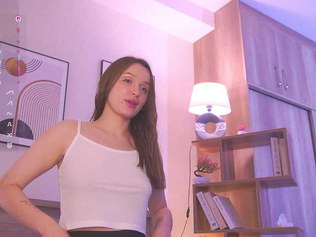 HollieDurand's BongaCams show and profile