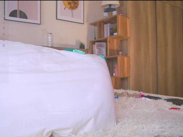 HollieDurand live cam on BongaCams
