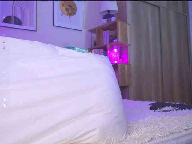 HollieDurand webcam