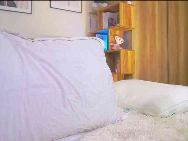 HollieDurand webcam