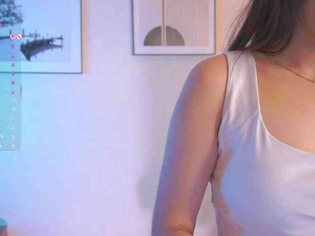 Questo modello è in diretta ora. HollieDurand