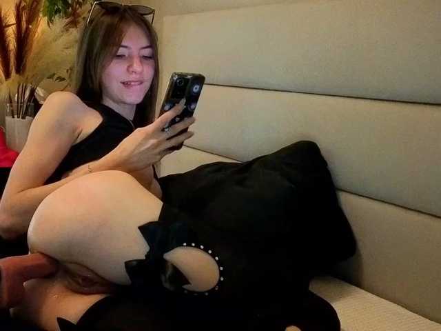 Alisa-001 live cam on BongaCams