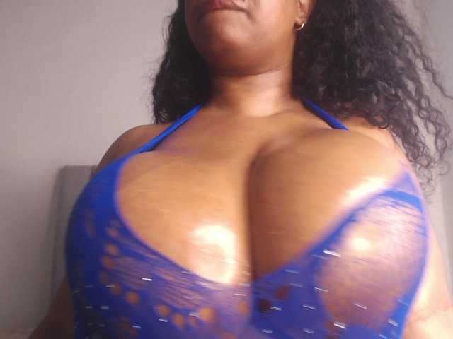sabrinamora, en directo ahora en BongaCams