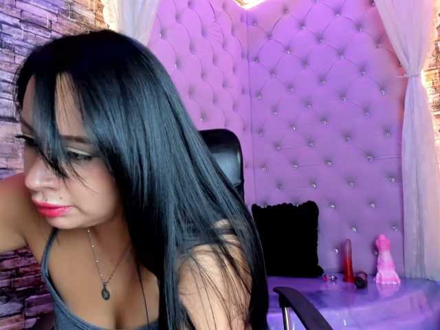 Ashleymontenegro live cam on BongaCams