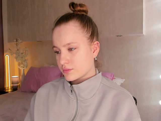 Candy-Cansew live cam on BongaCams