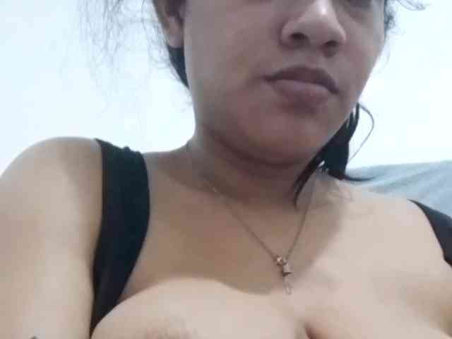 Mia_Laura