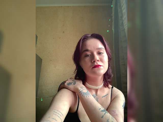 Mia-sweet's BongaCams show and profile