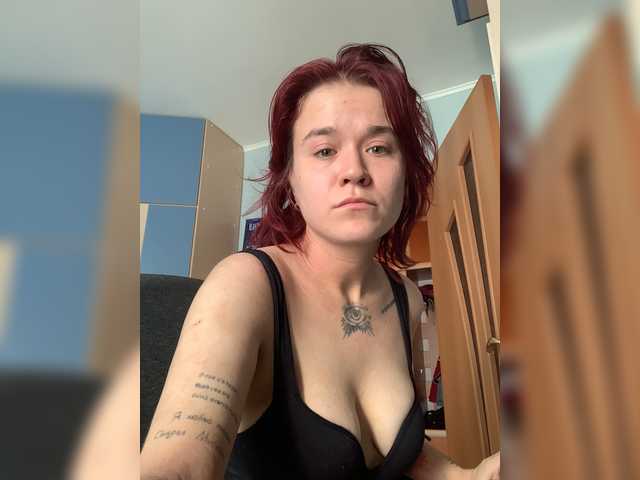 Mia-sweet live cam on BongaCams