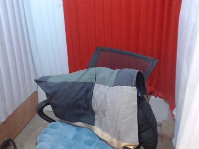 Janecumxx19 live cam on BongaCams
