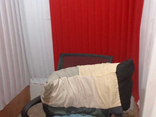 Janecumxx19 live cam on BongaCams