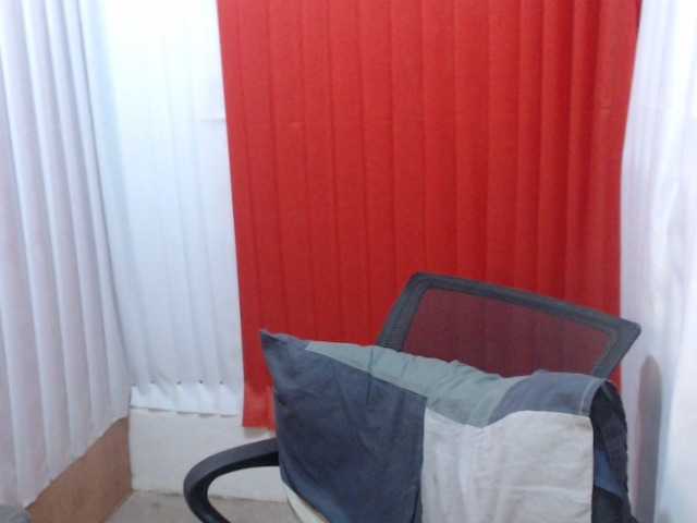Janecumxx19 live cam on BongaCams
