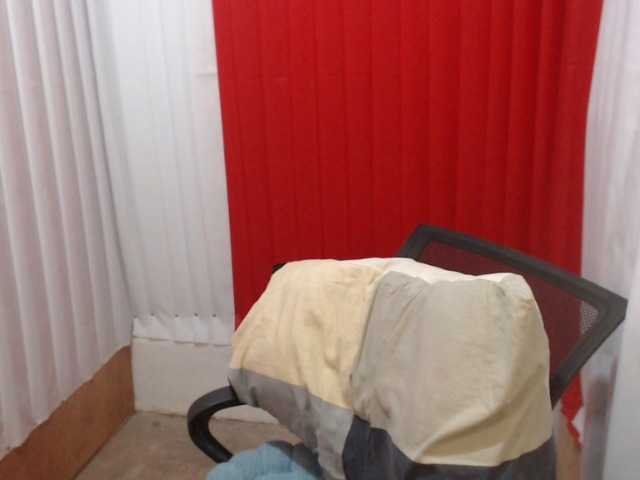 Janecumxx19 live cam on BongaCams