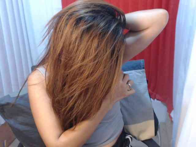 Janecumxx19 webcam