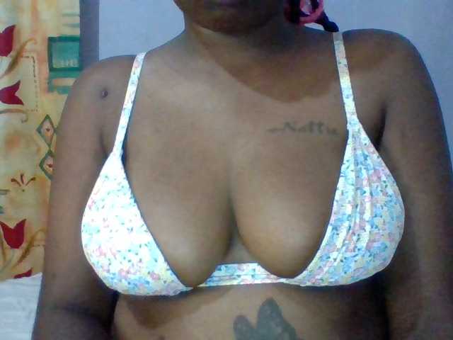 Sexie-boo live cam on BongaCams