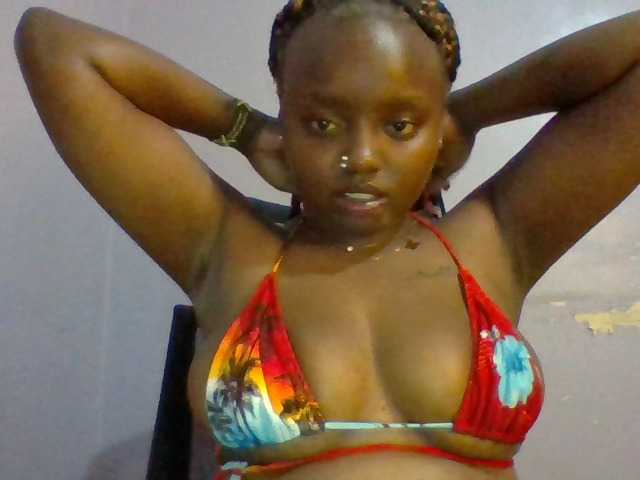 Sexie-boo live cam on BongaCams