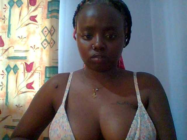 Sexie-boo live cam on BongaCams