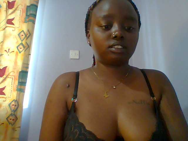 Sexie-boo live cam on BongaCams